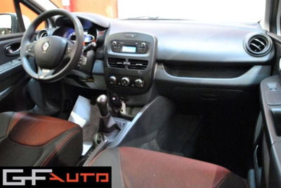 Renault Clio Sporter 1.2 75CV Wave (9)