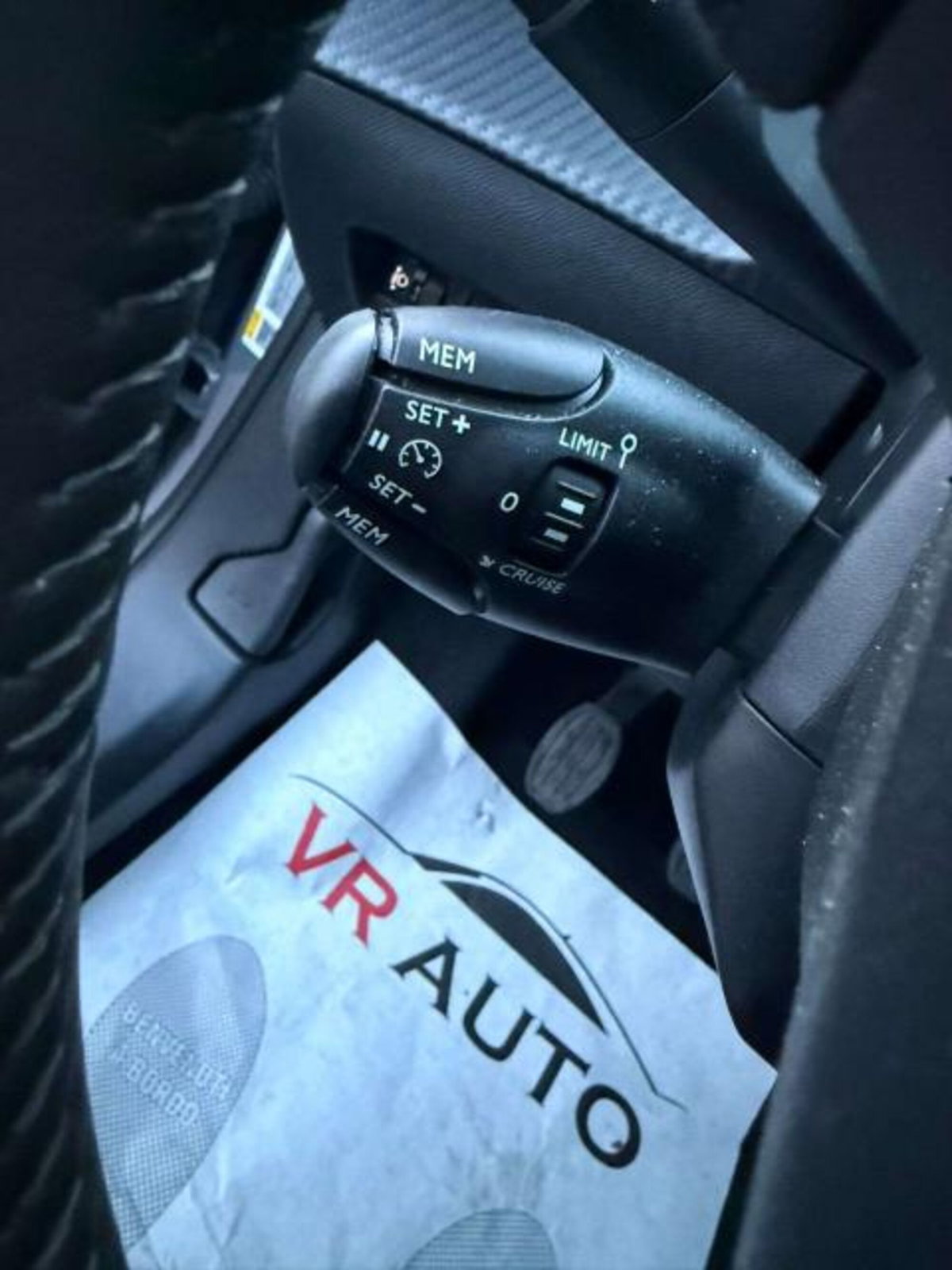 Peugeot 2008 1.2 puretech Allure s&s 100cv (11)