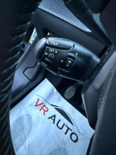 Peugeot 2008 1.2 puretech Allure s&s 100cv (11)