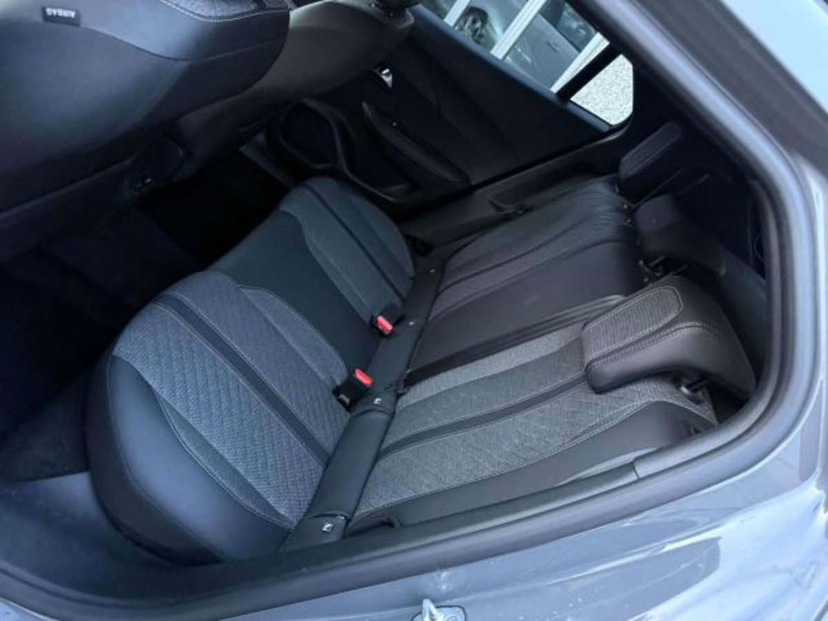 Peugeot 2008 1.2 puretech Allure s&s 100cv (12)