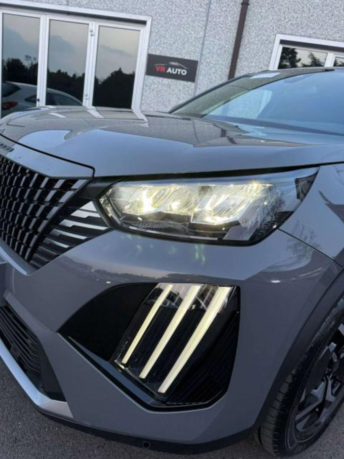 Peugeot 2008 1.2 puretech Allure s&s 100cv (14)