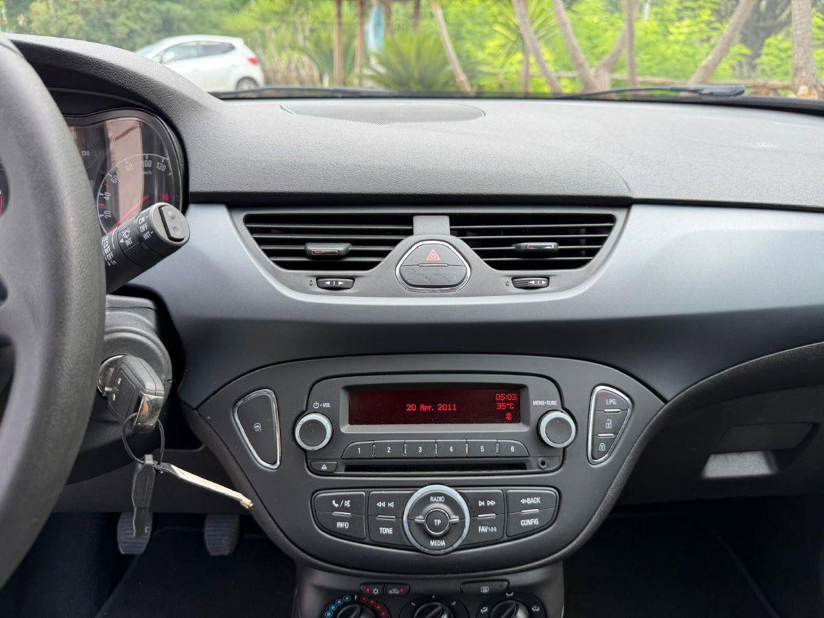 Opel Corsa 1.4 90CV GPL Tech 5 porte Innovation (13)