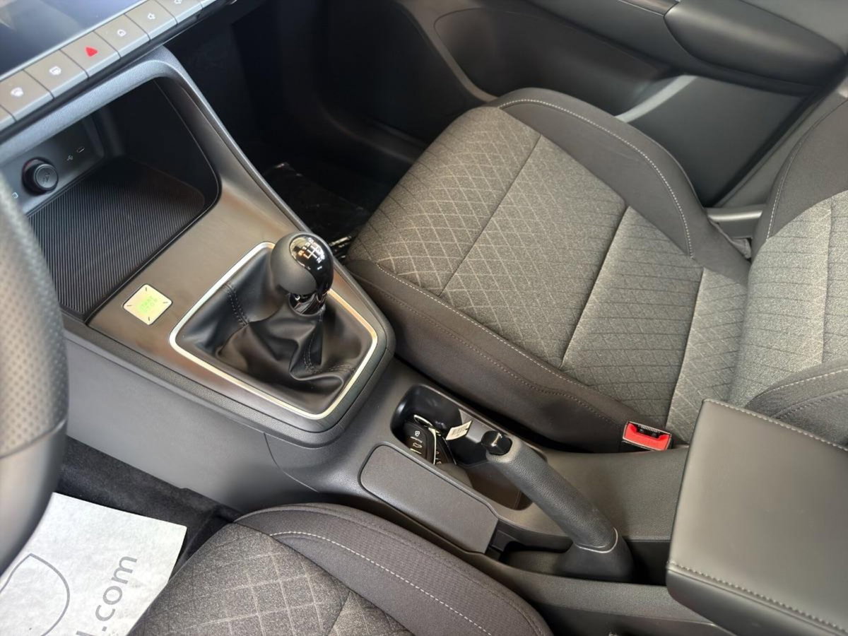 Mg ZS ZS 1.5 Luxury (17)