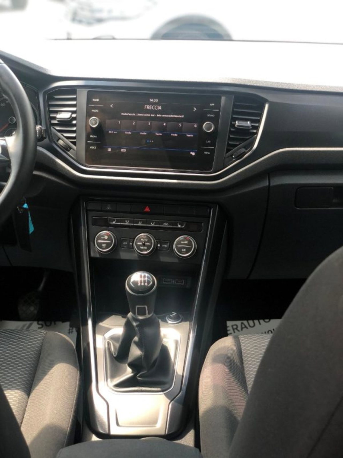 Volkswagen T-Roc 1.0 tsi Sport 115cv (14)