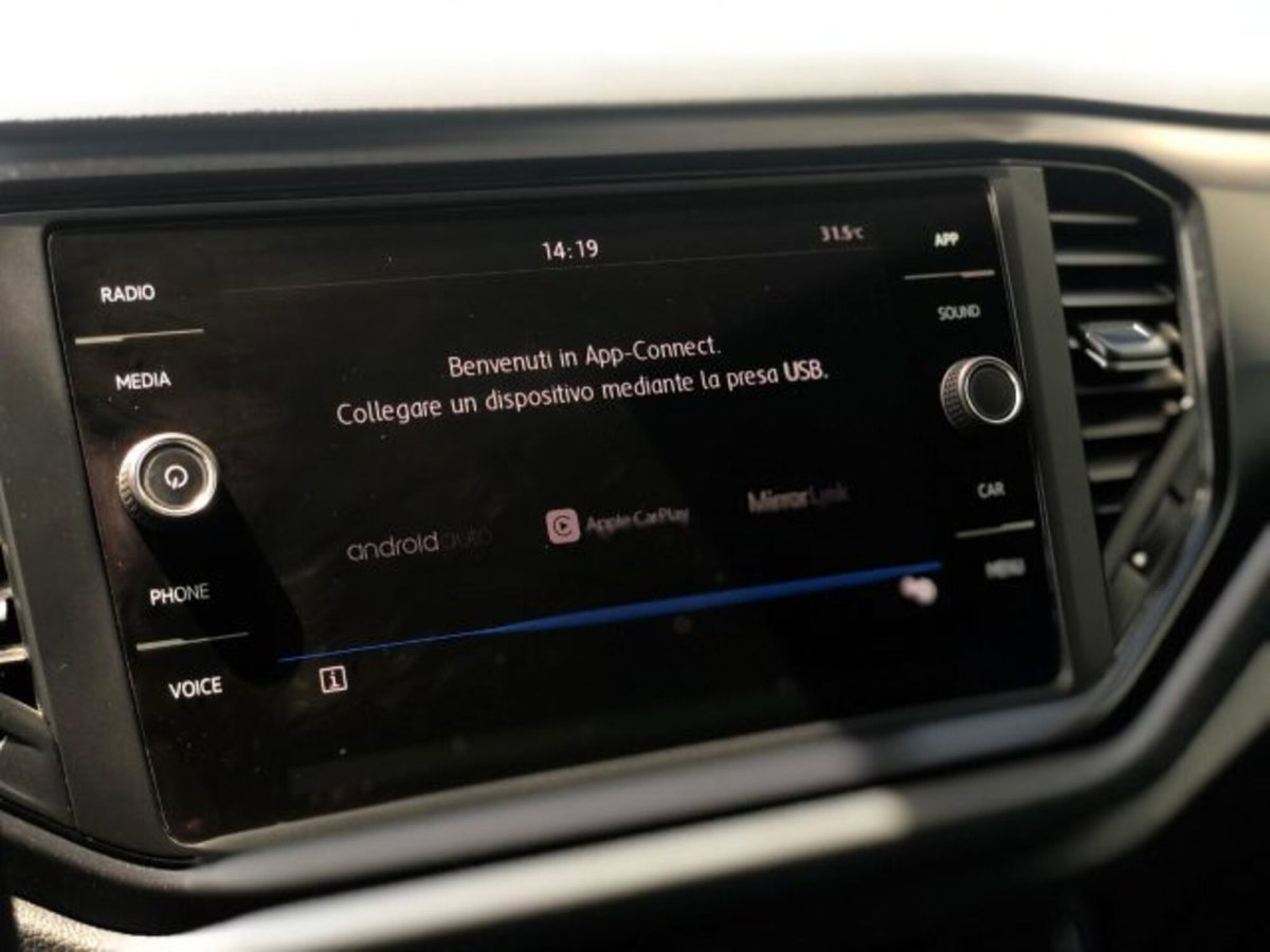 Volkswagen T-Roc 1.0 tsi Sport 115cv (17)
