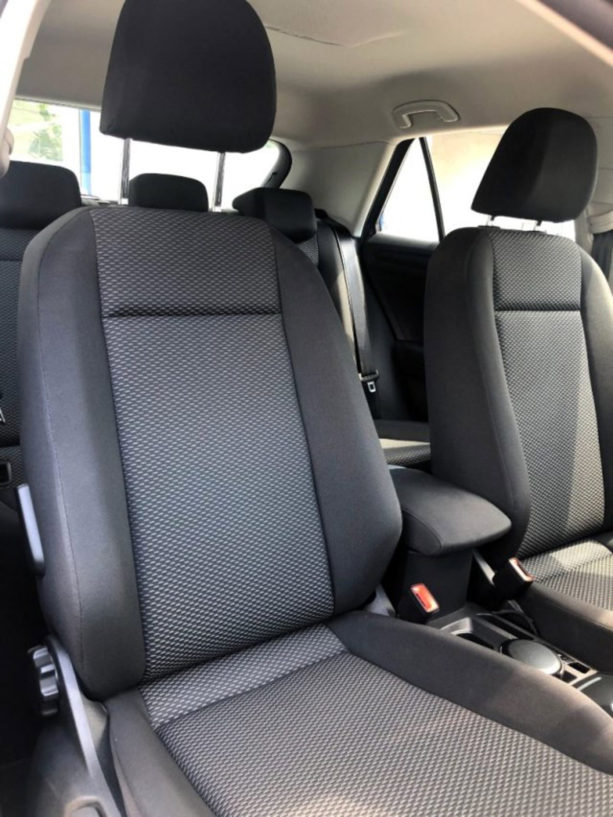 Volkswagen T-Roc 1.0 tsi Style 115cv (9)