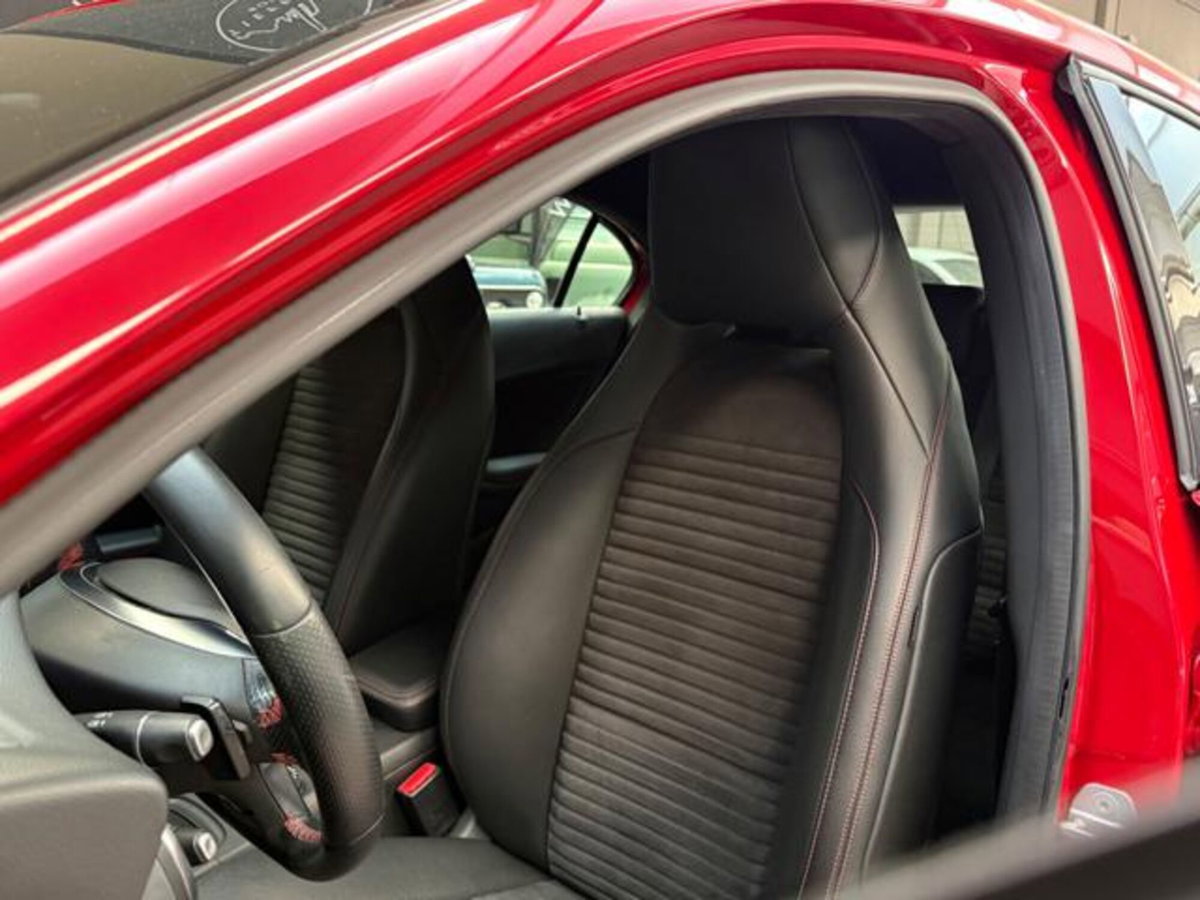 Mercedes-Benz Classe A 180 CDI Automatic Premium (11)