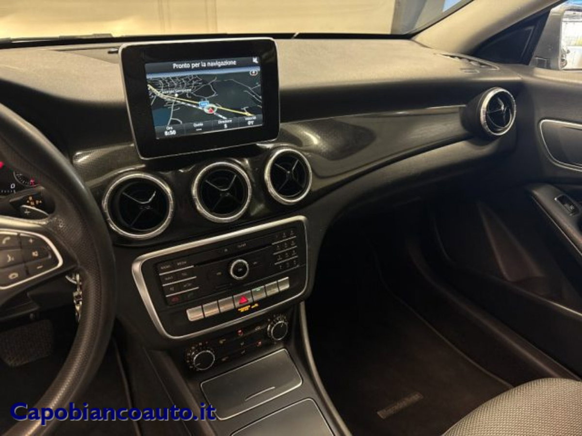 Mercedes-Benz CLA Shooting Brake 180 d Automatic Sport (13)