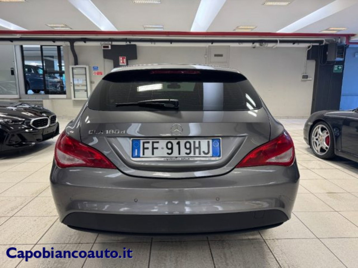 Mercedes-Benz CLA Shooting Brake 180 d Automatic Sport (6)