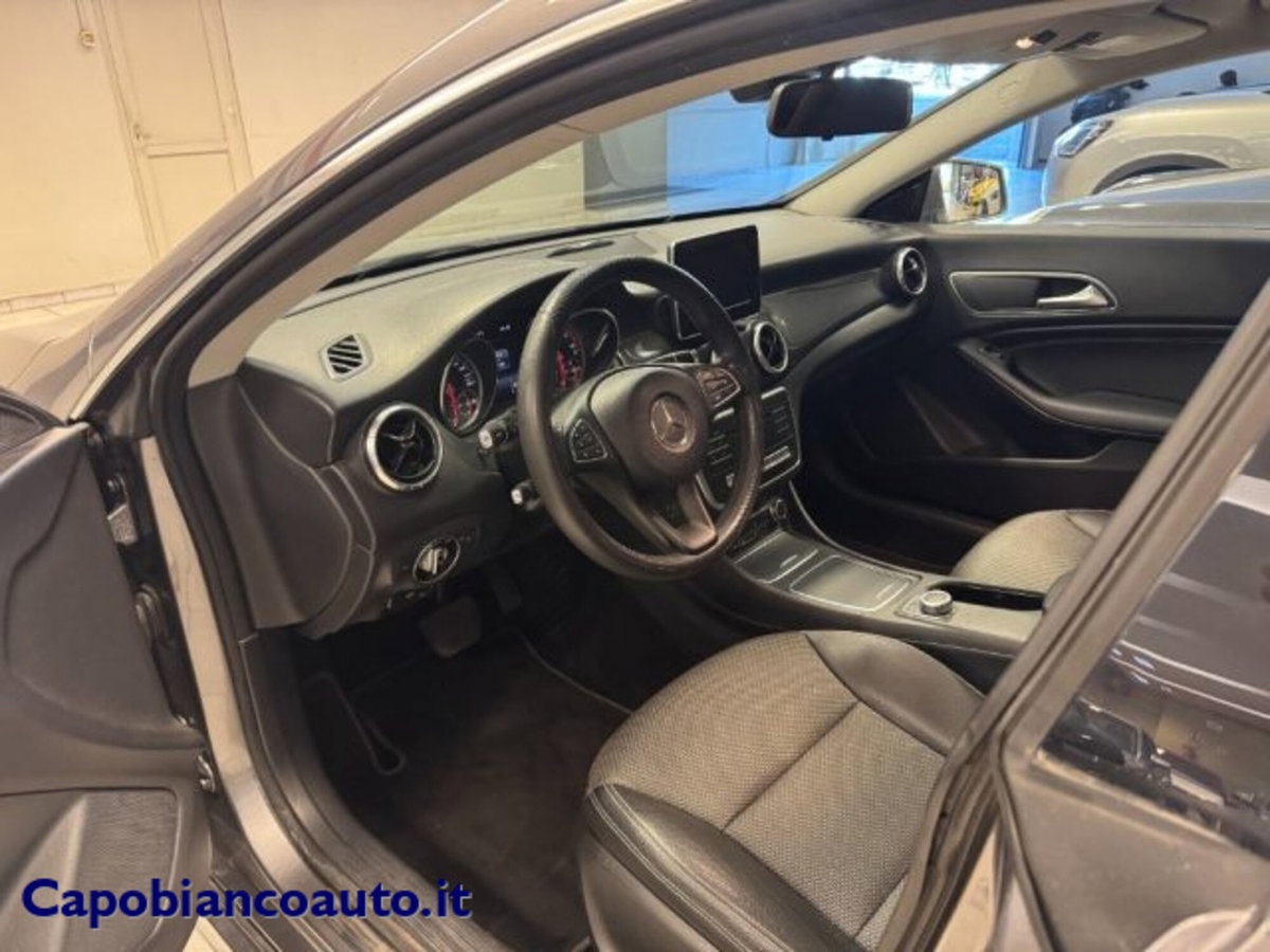 Mercedes-Benz CLA Shooting Brake 180 d Automatic Sport (8)