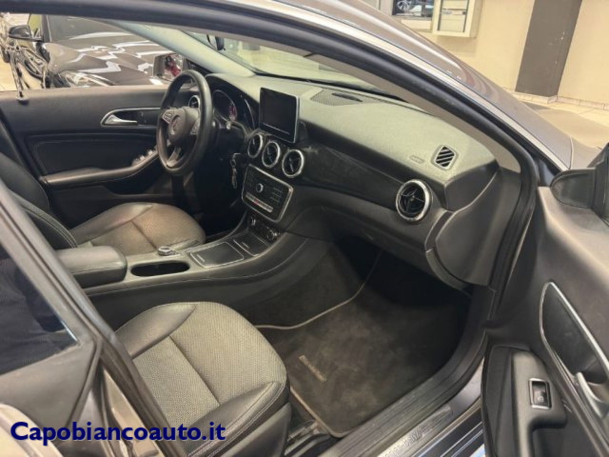 Mercedes-Benz CLA Shooting Brake 180 d Automatic Sport (9)