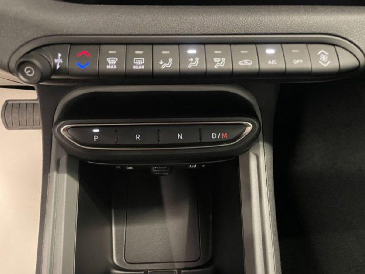 Jeep Avenger 1.2 turbo Longitude fwd 100cv (2)