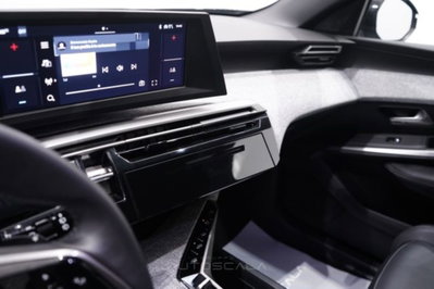 Peugeot 5008 1.2 hybrid 48V Allure Pack 136cv e-dcs 6 (18)
