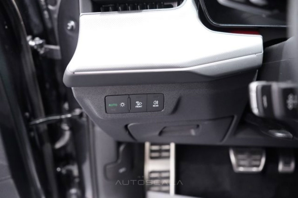 Audi Q3 Sportback 35 TDI quattro S tronic S line edition (13)