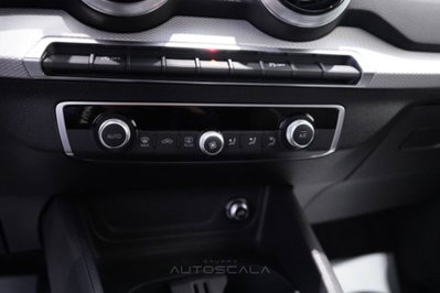 Audi Q2 Q2 30 TDI S tronic Identity Black (20)