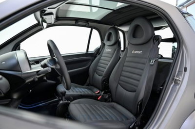 smart Fortwo 1000 45 kW MHD coupé pure (11)