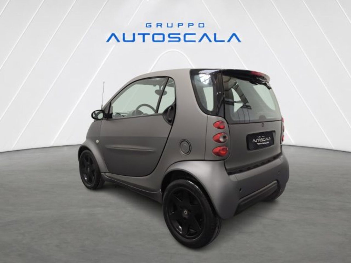 smart Fortwo 1000 45 kW MHD coupé pure (2)