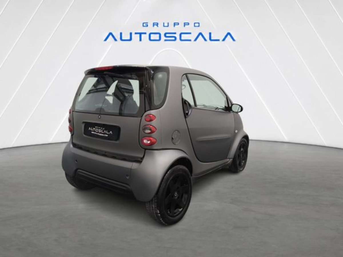 smart Fortwo 1000 45 kW MHD coupé pure (4)