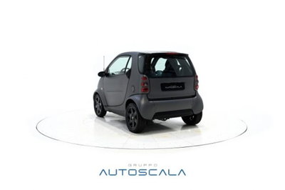 smart Fortwo 1000 45 kW MHD coupé pure (4)