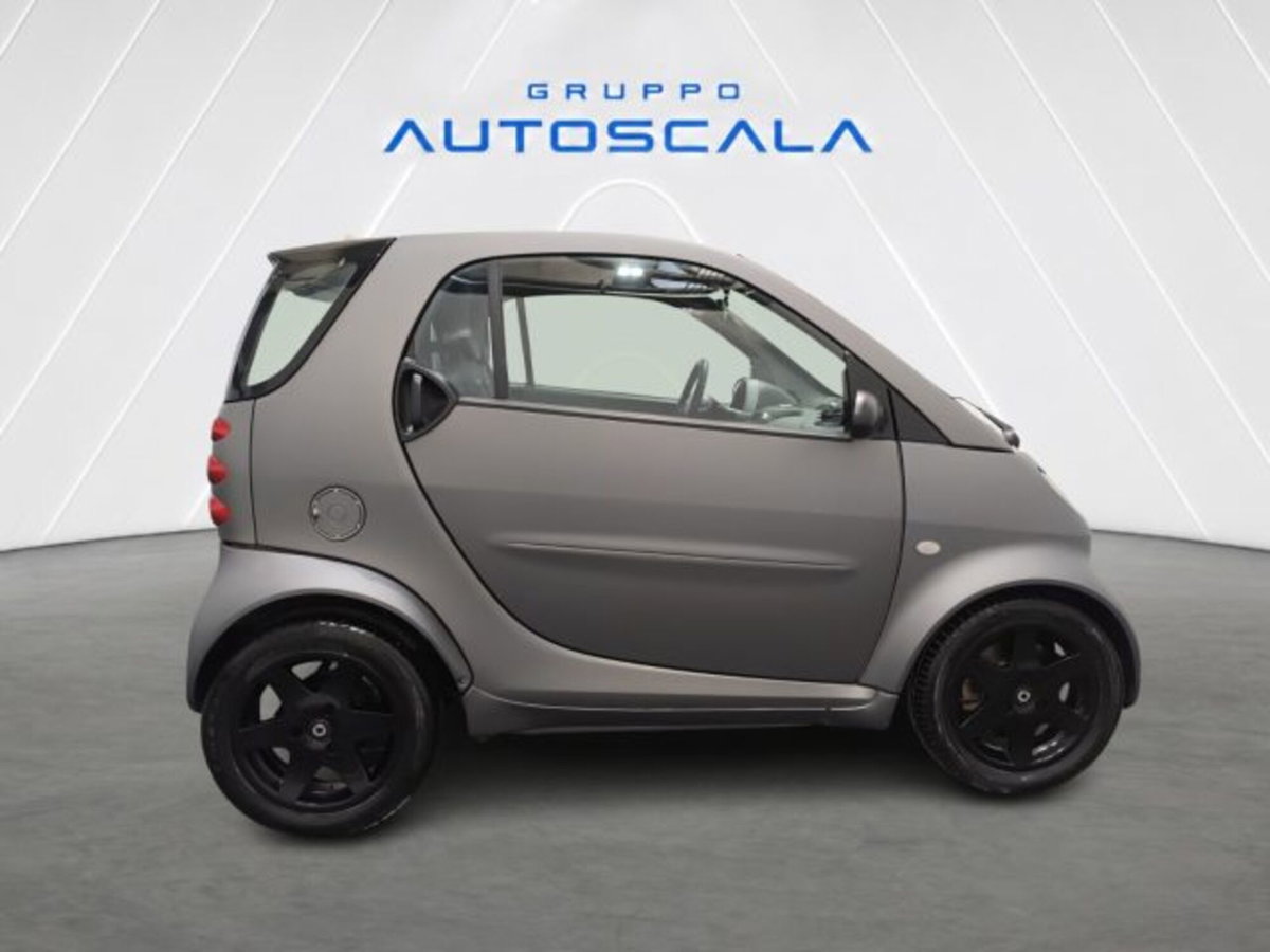 smart Fortwo 1000 45 kW MHD coupé pure (5)