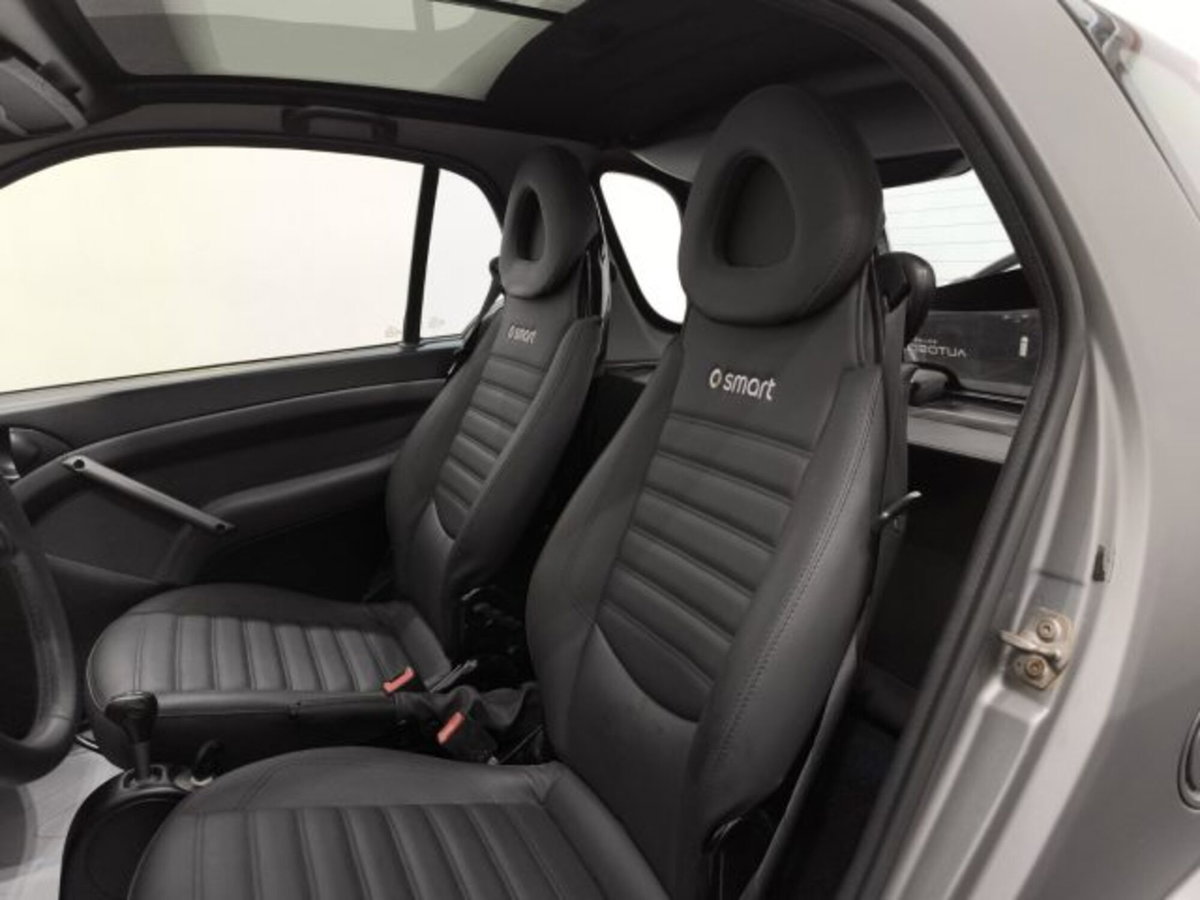 smart Fortwo 1000 45 kW MHD coupé pure (8)