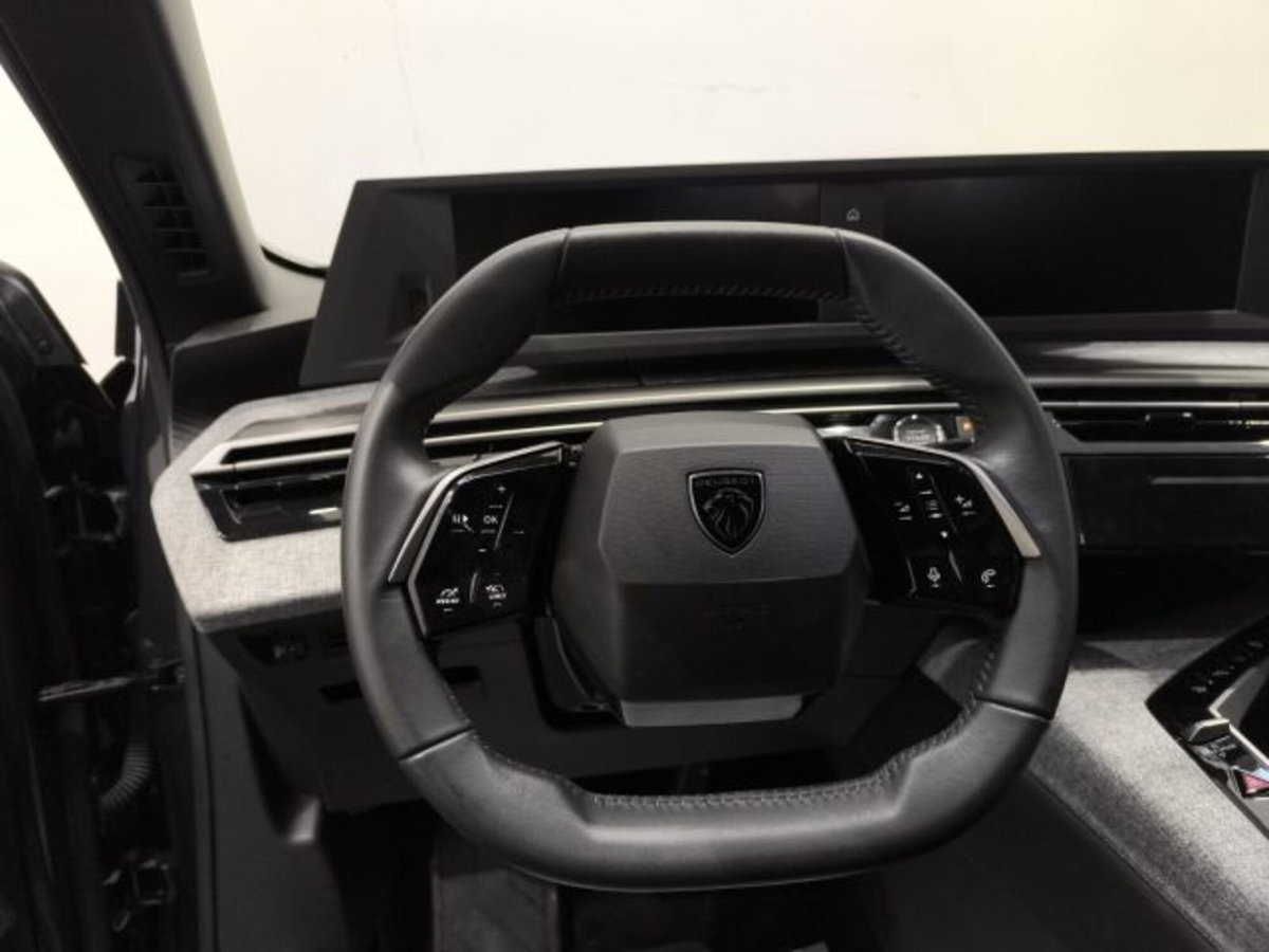 Peugeot 5008 1.2 hybrid 48V Allure Pack 136cv e-dcs 6 (10)