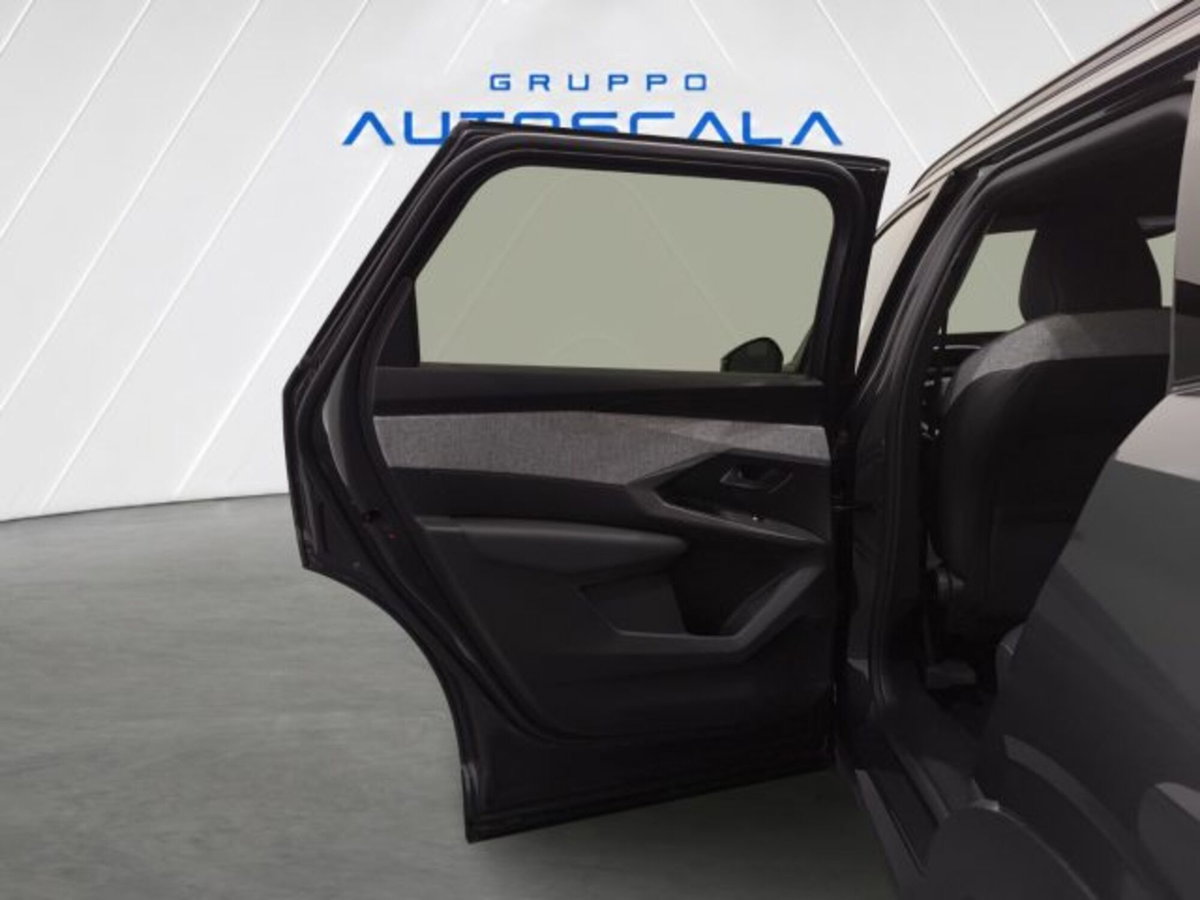 Peugeot 5008 1.2 hybrid 48V Allure Pack 136cv e-dcs 6 (17)