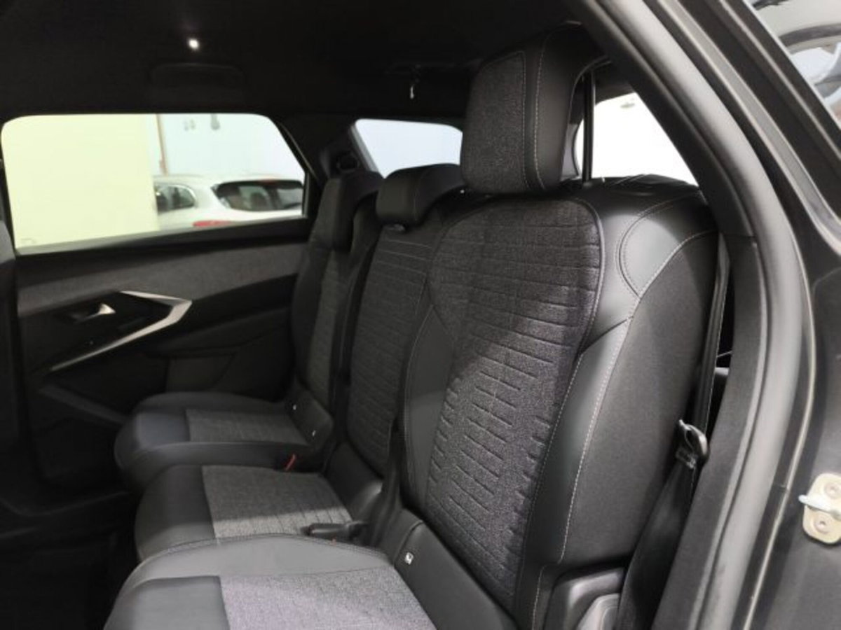 Peugeot 5008 1.2 hybrid 48V Allure Pack 136cv e-dcs 6 (18)