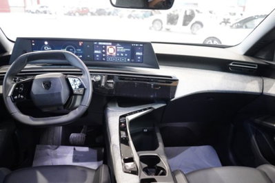 Peugeot 5008 1.2 hybrid 48V Allure Pack 136cv e-dcs 6 (19)