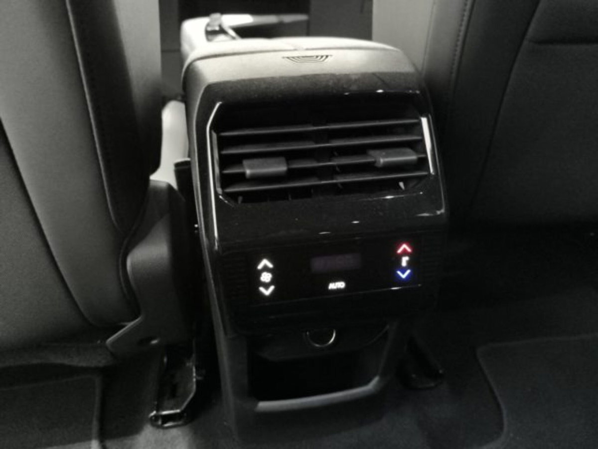 Peugeot 5008 1.2 hybrid 48V Allure Pack 136cv e-dcs 6 (20)