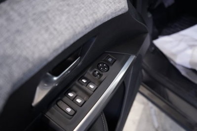 Peugeot 5008 1.2 hybrid 48V Allure Pack 136cv e-dcs 6 (6)