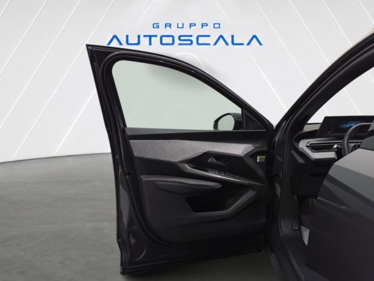 Peugeot 5008 1.2 hybrid 48V Allure Pack 136cv e-dcs 6 (8)