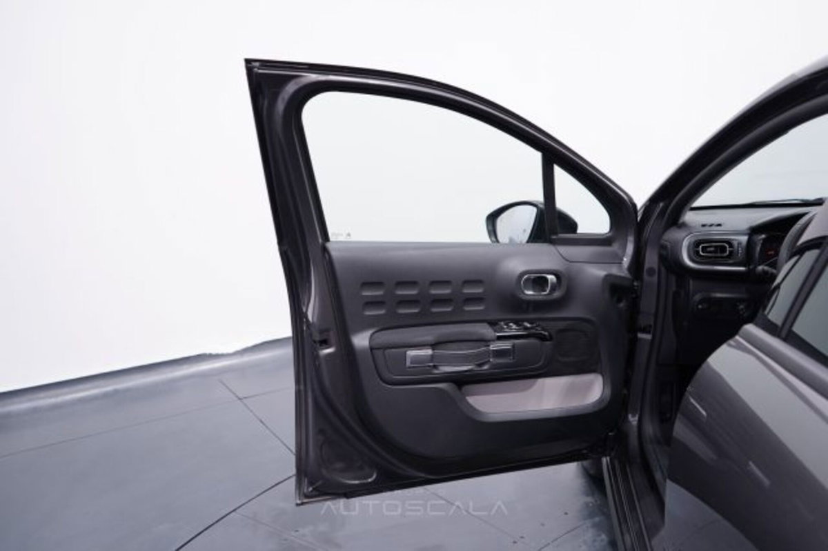 Citroen C3 PureTech 110 S&S Shine (9)