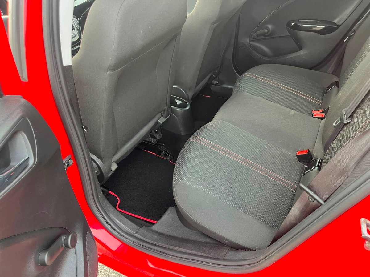 Opel Corsa 1.4 90CV GPL Tech 5 porte Black Edition (16)