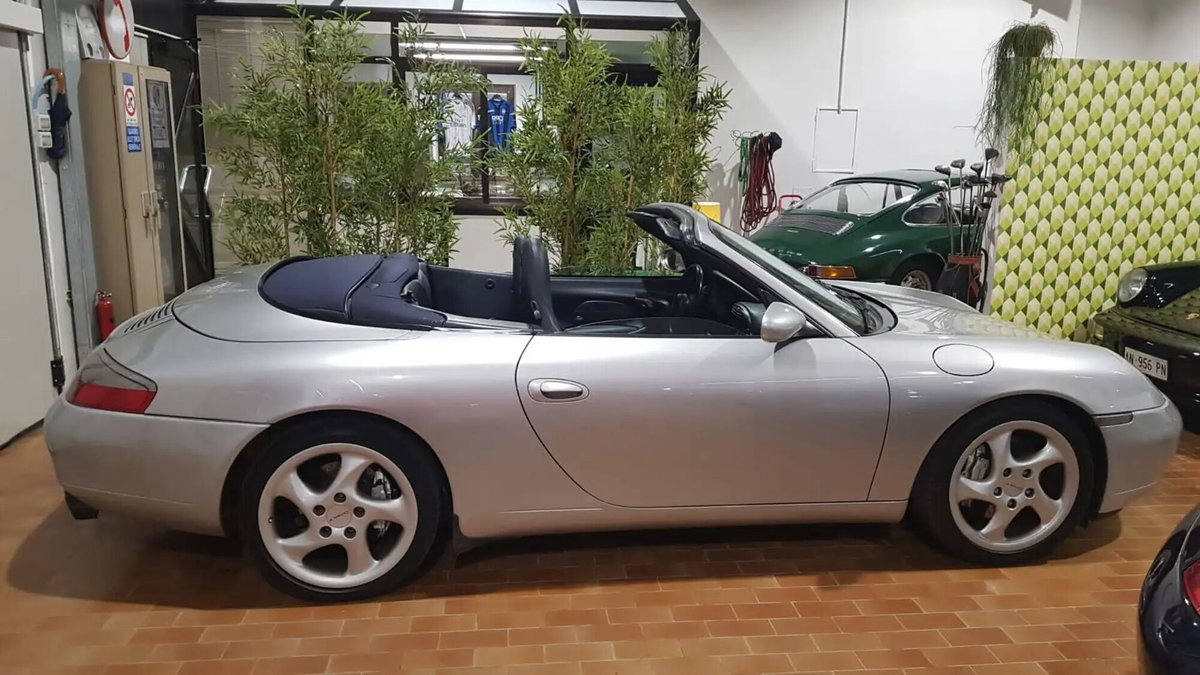 Porsche 911 Cabrio Carrera cat (4)
