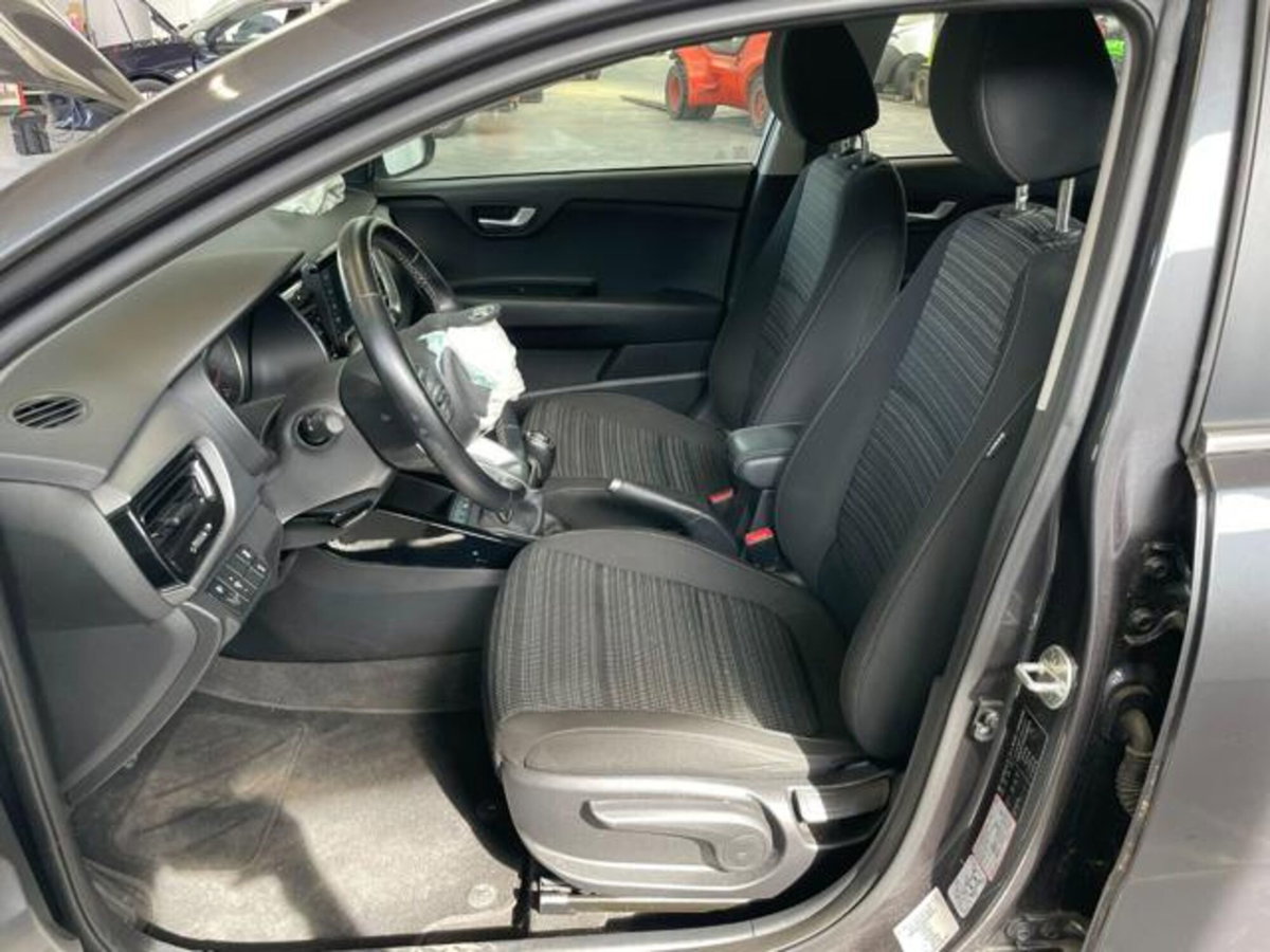 Kia Stonic 1.4 MPI EcoGPL Style (11)
