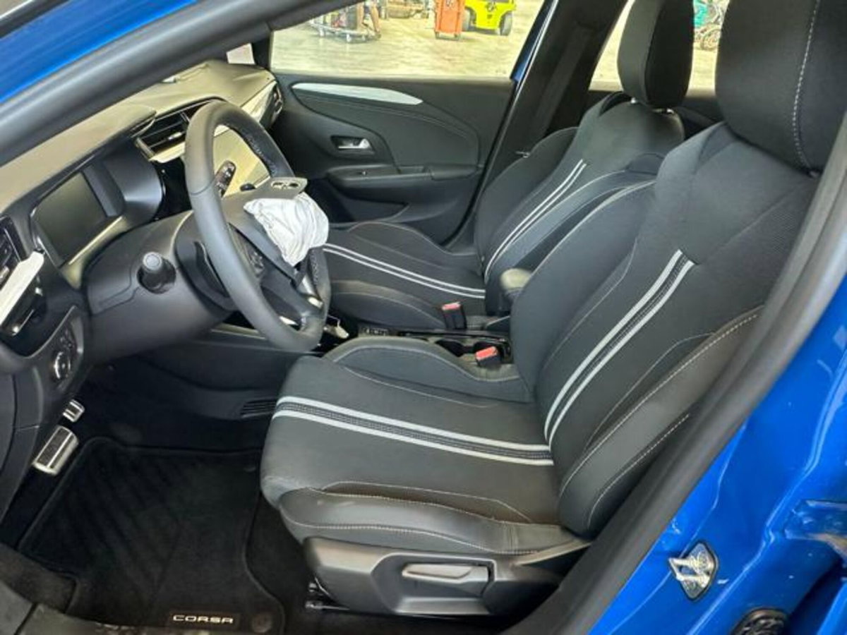 Opel Corsa 1.2 hybrid GS 100cv dct6 (11)