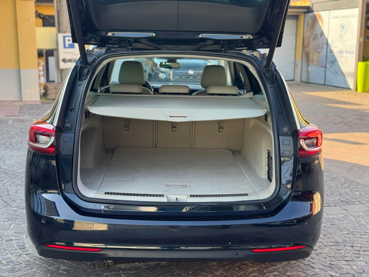 Opel Insignia Station Wagon 2.0 CDTI S&S aut. Sports Innovation (16)