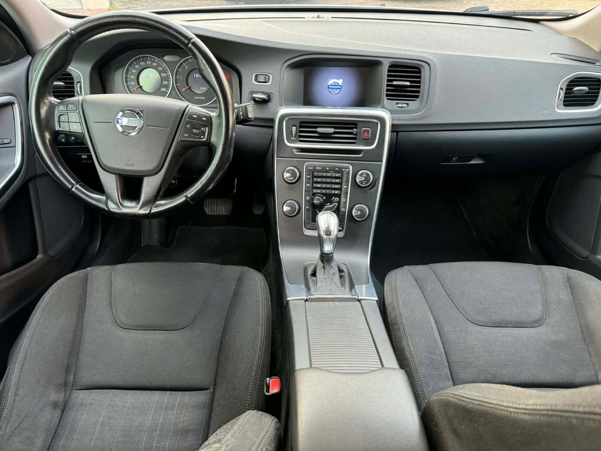 Volvo V60 D3 Geartronic Kinetic (11)