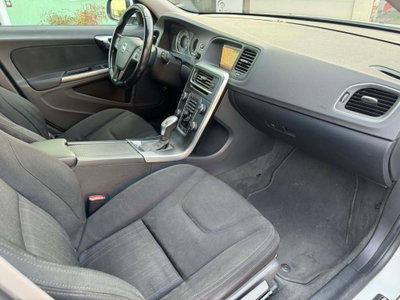 Volvo V60 D3 Geartronic Kinetic (14)