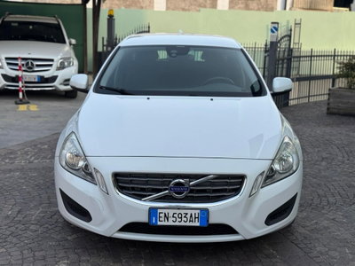 Volvo V60 D3 Geartronic Kinetic (2)