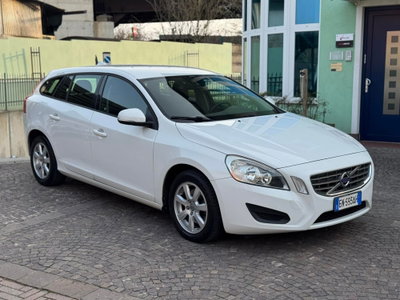 Volvo V60 D3 Geartronic Kinetic (7)