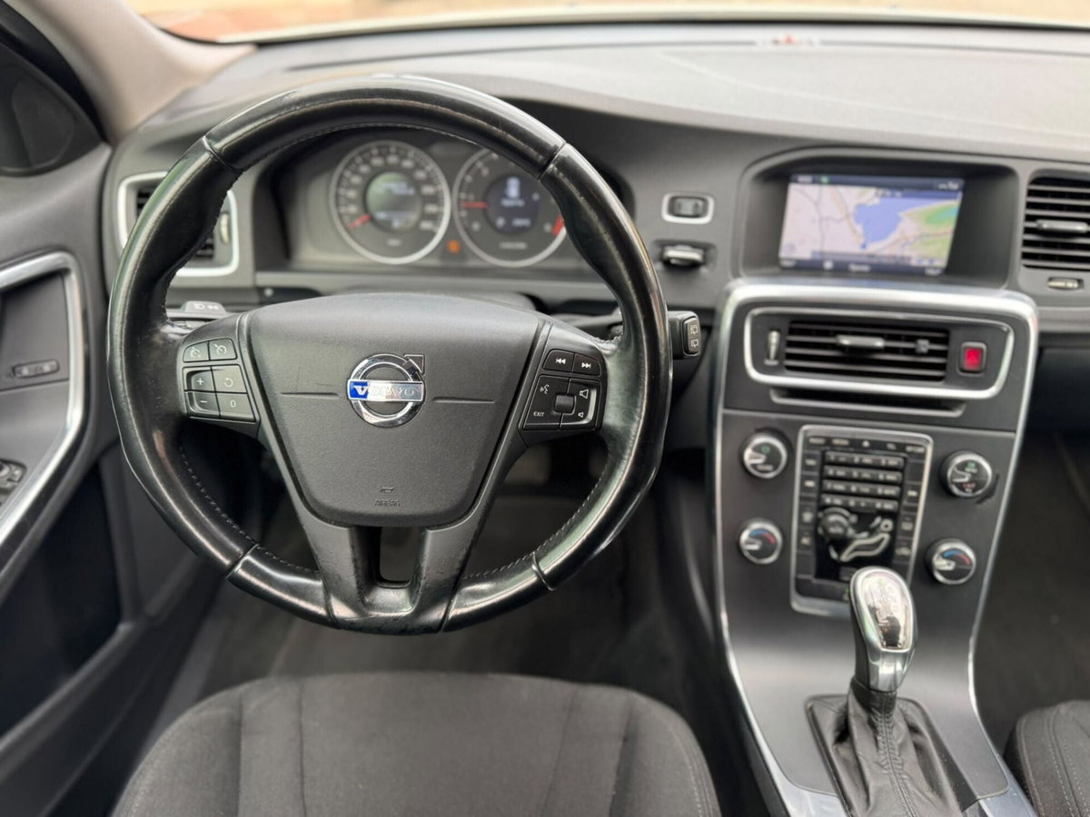 Volvo V60 D3 Geartronic Kinetic (11)