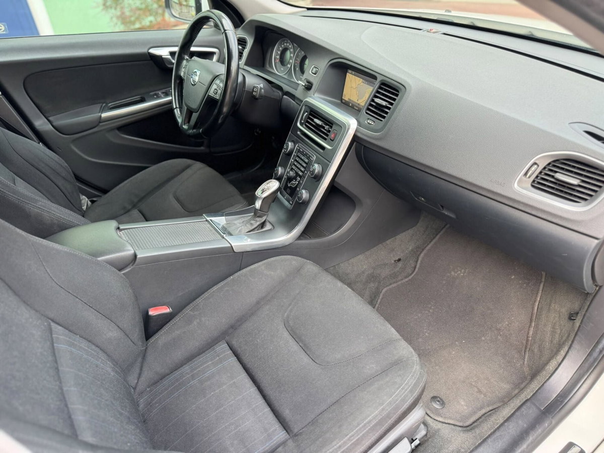 Volvo V60 D3 Geartronic Kinetic (14)