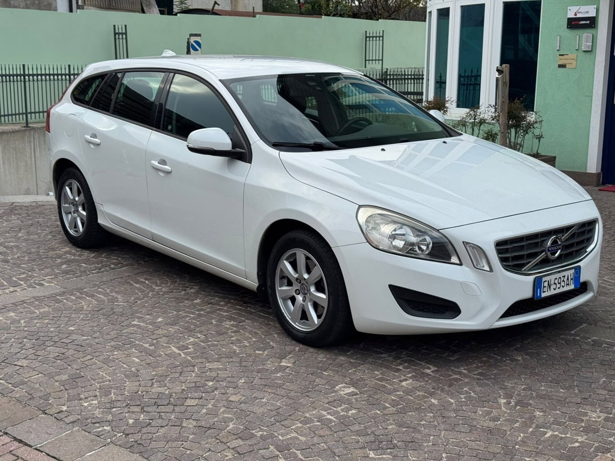 Volvo V60 D3 Geartronic Kinetic (7)