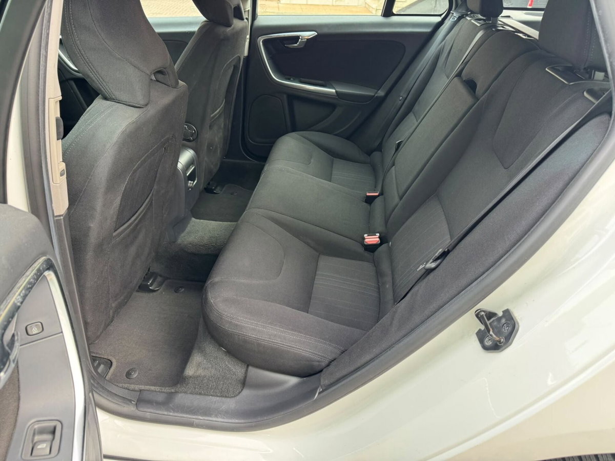 Volvo V60 D3 Geartronic Kinetic (8)