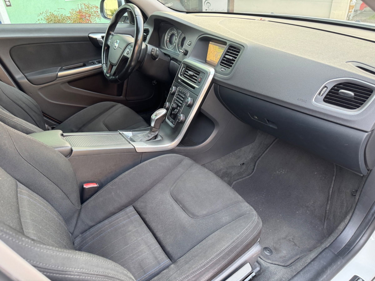 Volvo V60 D3 Kinetic N1 (14)
