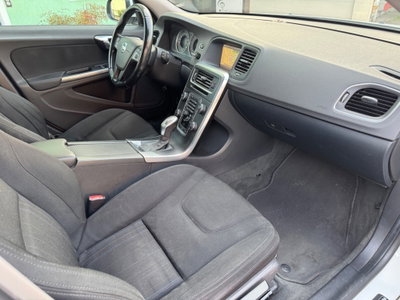 Volvo V60 D3 Kinetic N1 (14)