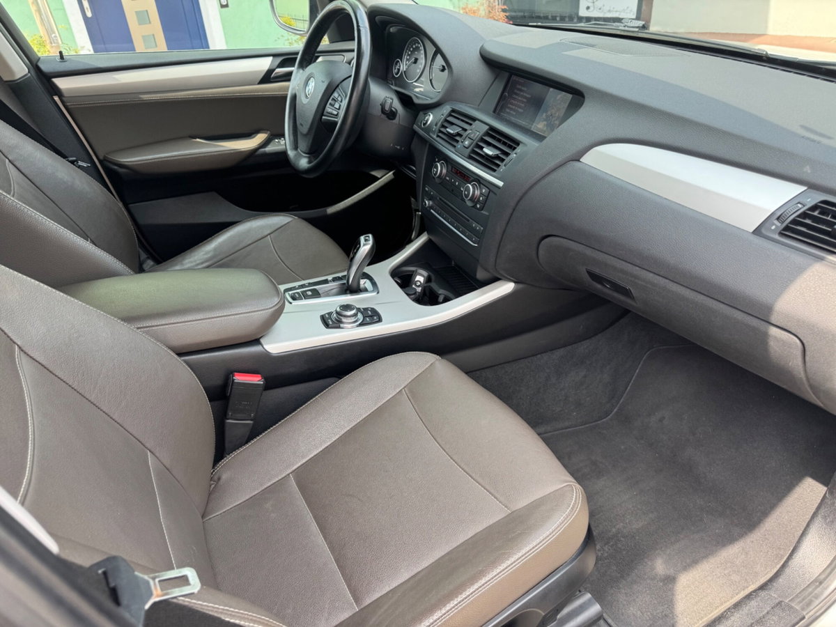 BMW X3 xDrive20d Futura (14)