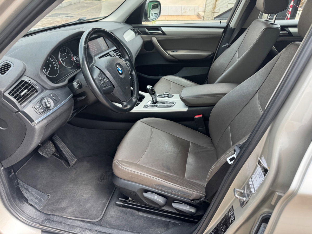 BMW X3 xDrive20d Futura (9)